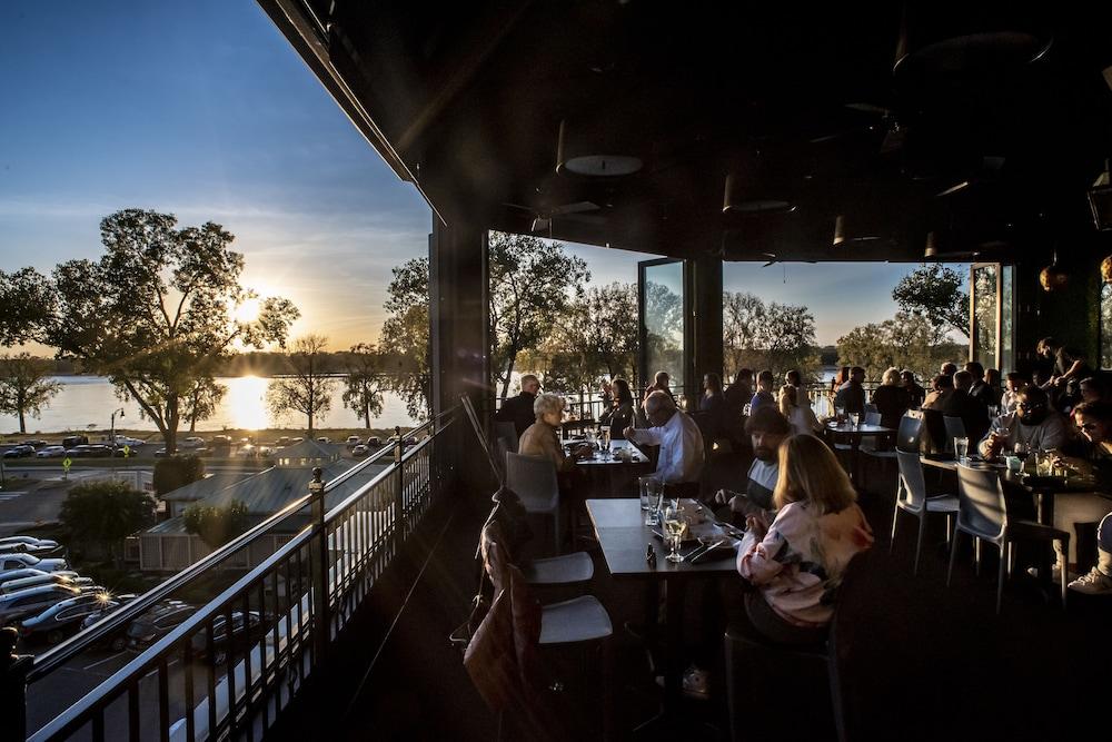 River Inn Of Harbor Town Мемфіс Екстер'єр фото